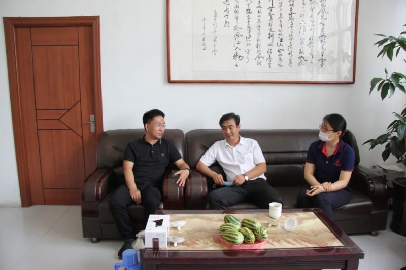 傾情捐贈(zèng)，助力復(fù)學(xué)——龍港集團(tuán)愛心捐助飲馬山陽小學(xué)