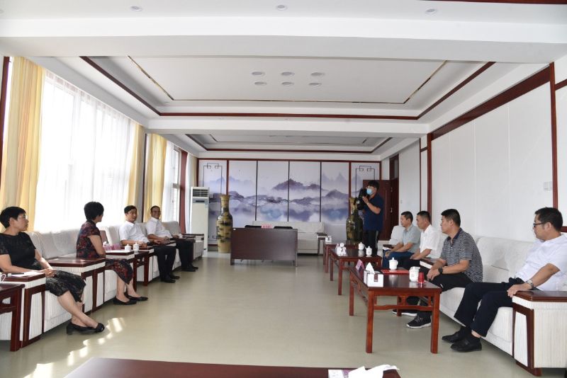 校企聯(lián)袂，共筑教育——“龍港·育秀園”又一教育教學(xué)獎勵基金簽約儀式圓滿完成！