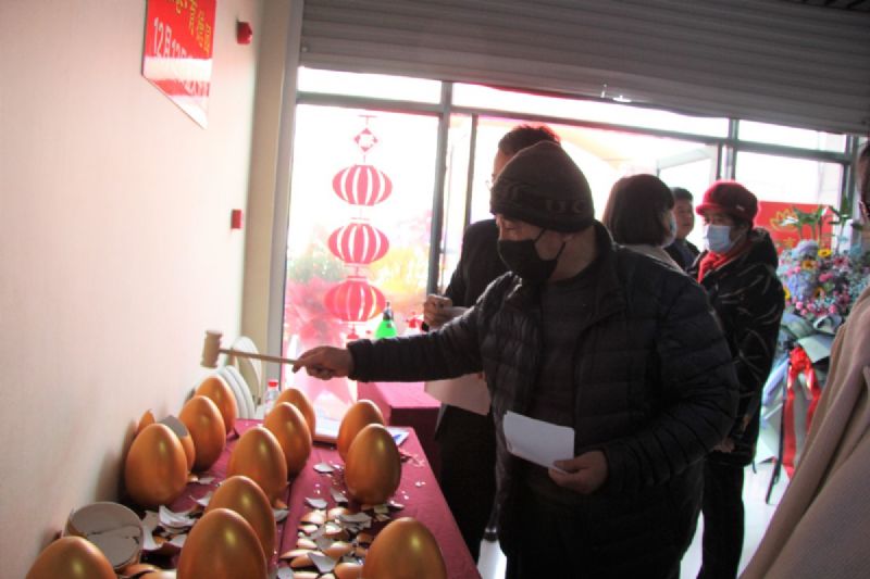 人山人海，瘋狂搶購(gòu)丨直擊龍港·育德園開盤火爆現(xiàn)場(chǎng)！