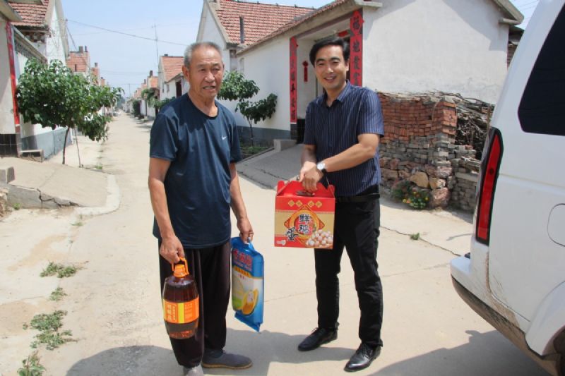 情系老黨員，慰問暖人心——新生代企業(yè)家代表、龍港集團(tuán)常務(wù)副總經(jīng)理王敬武走訪慰問老黨員