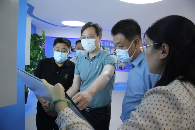 省海洋局領導到龍港硅業(yè)公司考察調研